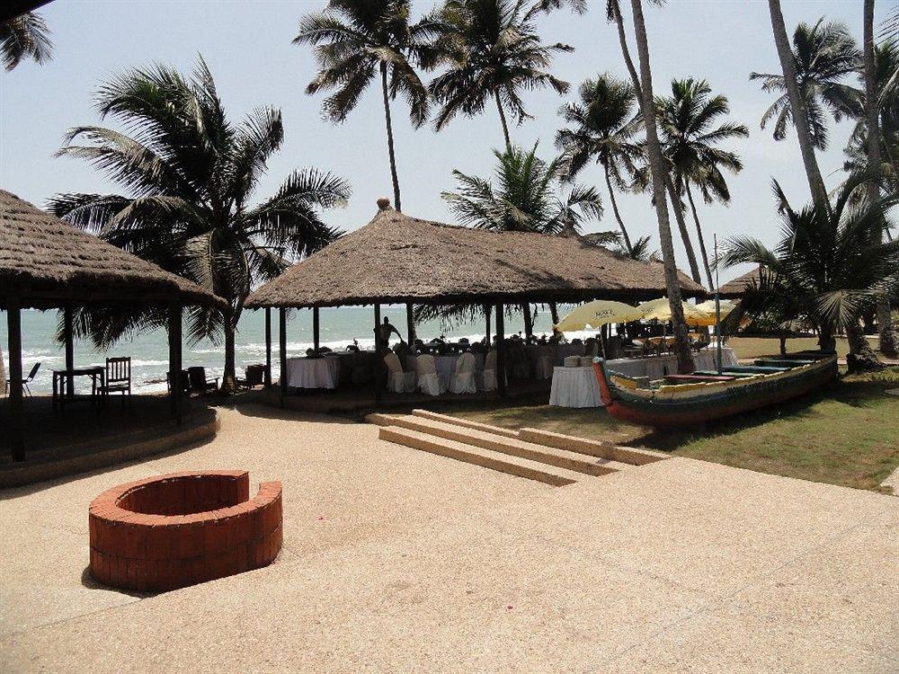 Coconut Grove Beach Resort Elmina Kültér fotó
